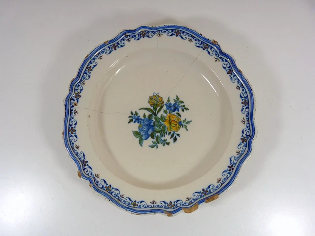 Ancien grand plat polychrome faïence Moustier Olérys XVIII décor guirlande signé