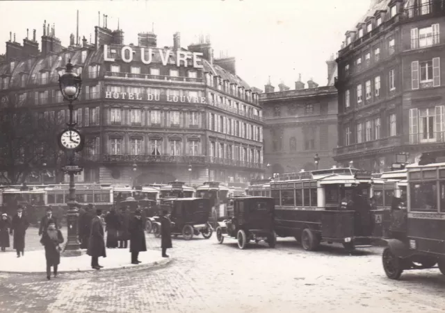 Carte Postale - Paris 1900 - Embouteillage Au Palais Royal (Ancienne Repro)