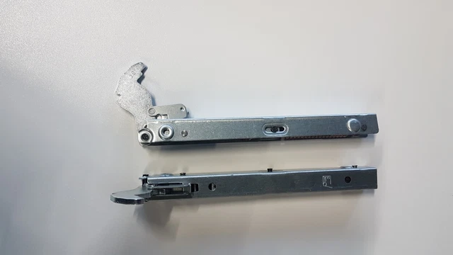 Four Indesit Ifw 3844 Jp Bl Charniere Porte C00569506 Vendu A L'unite