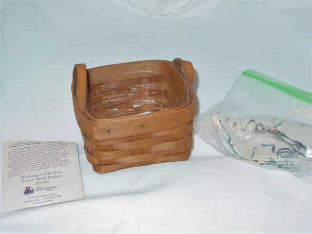 Sweet 1993 Longaberger Booking Collection Sweet Basil Basket-Protector & Liner