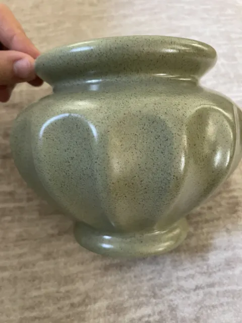 Vintage Haeger Ribbed Pedestal Planter Vase Green Speckled USA Pottery # 195 034