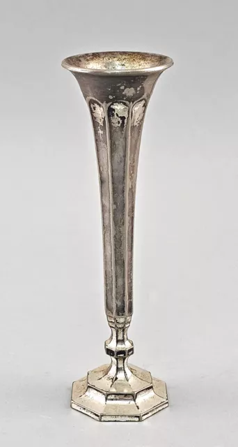 9230016-d versilberte Flöten-Vase  BMF schlank auf Sockel H19cm