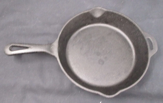 HTF Browning Pre-Seasoned 8" Two Spout Cast Iron Skillet Fry Pan w/Heat Ring
