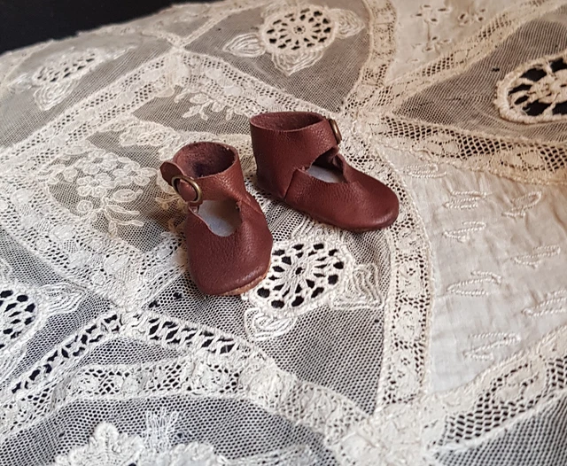 chaussures cuir poupée ancienne
