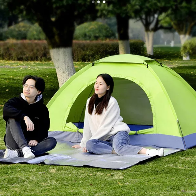 Tente de camping facile à transporter idéale pour les excursions d'une nuit et