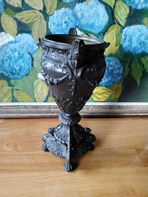 Vase Balustre en Régule décor personnages Antique période Napoléon III 19