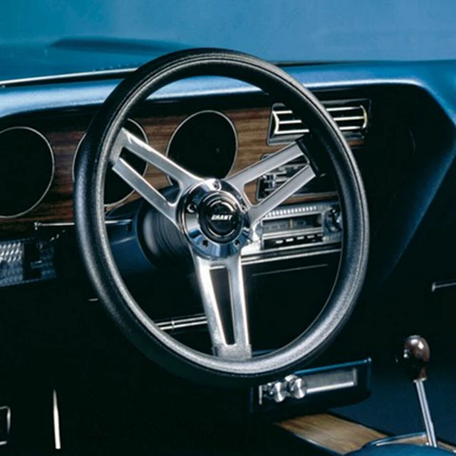 Grant 990 Steering Wheel - Classic - 14-1/2 in - 2-3/4 in Dish - 3-Spoke -