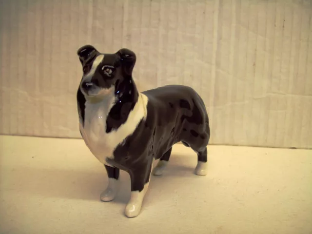 Vintage Small Beswick Black & White Border Collie Sheep Dog, great condition