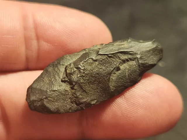 Neolithic early bronze age arrowhead found Britain Please see description LA70d