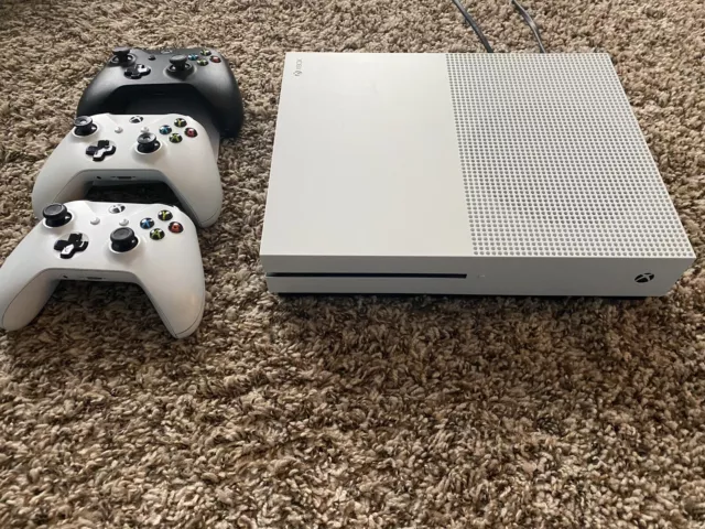 Microsoft Xbox One S Model 1681 1TB Console - White w/ 3 Controllers Works Great