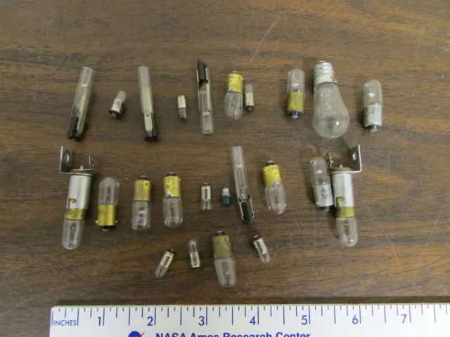 24 Assorti Test Equipment Panneau Indicateur Lampe Ampoules