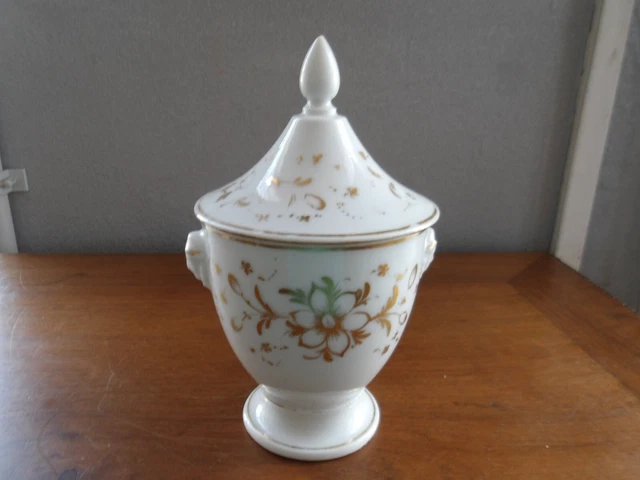 Pot couvert Empire  ancien porcelaine Paris 19 siècle XIX dorure ,tete mascaron.