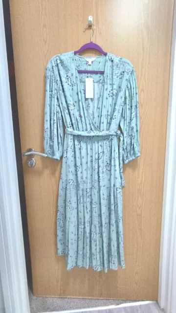 Marks And Spencers Light Green Patterned Midi Dress Size 8 Short. Wrap Dress 2