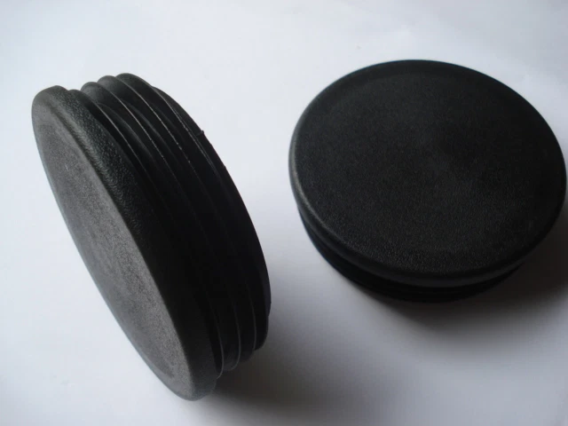 Pack De 2 Tapones Negros De PVC Para Tubo Cuadrado De 70x70 Mm – Aletas Incluidas Para Pie De Mesa O Silla – Acabado Protector