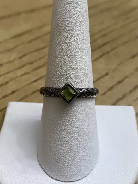 Brighton Designer Sterlingsilber grün Peridot gestempelter Bandring Größe 8,25