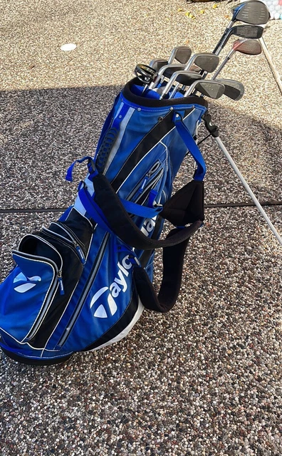 RH TaylorMade R7 3-4-6-7-8-9-A Irons, Burner driver, 3W, Putter. 4h, Wedge. Bag