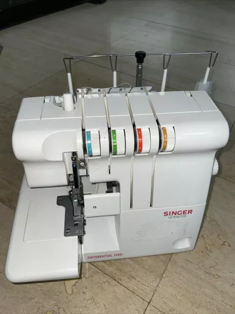 SINGER 14U244B Differential Feed Serger Sewing Machine w/PEDAL +