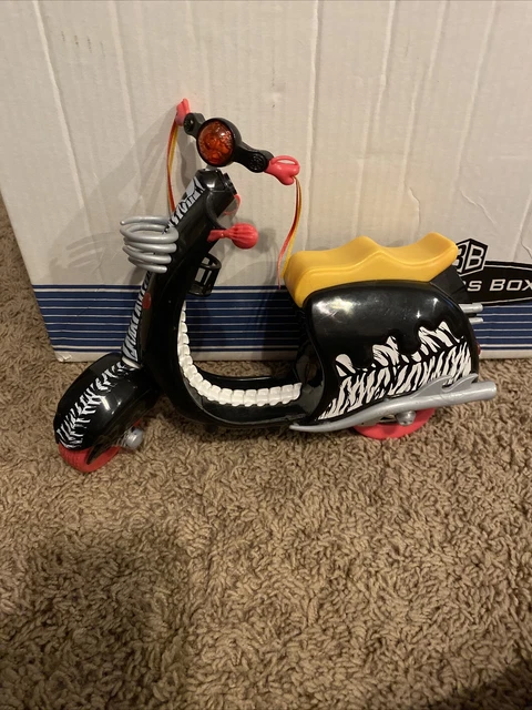 Monster High Doll Werecat Twins Meowlody Purrsephone Scooter 2014 Mattel MM