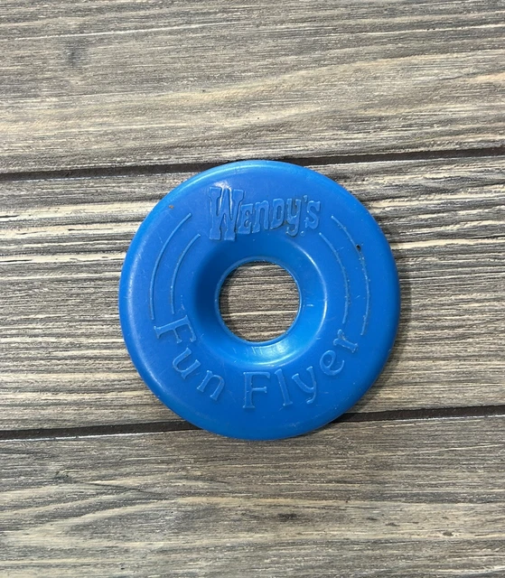 Vintage Wendy’s Fun Flyer Frisbee Disc Kids Meal Toy