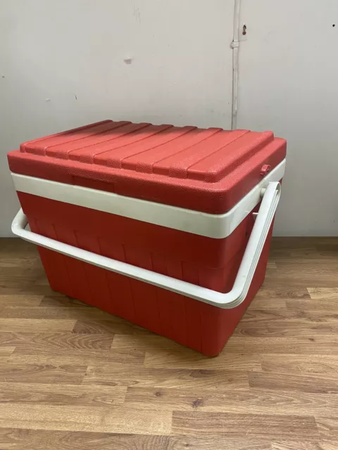 Vintage Cooler Picnic Box Camping Party Garden Party  4305 Red & White