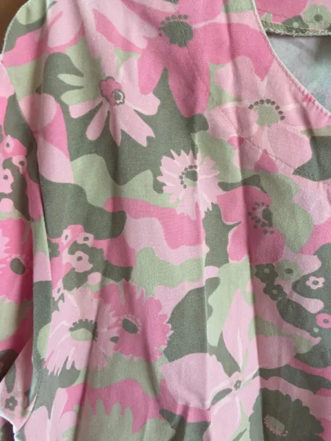 Womens L Scrub jacket nursing uniform lab coat large pink camo floral print