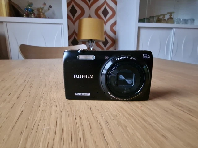 Cámara digital compacta Fujifilm FinePix JZ700 14,0 MP - negra