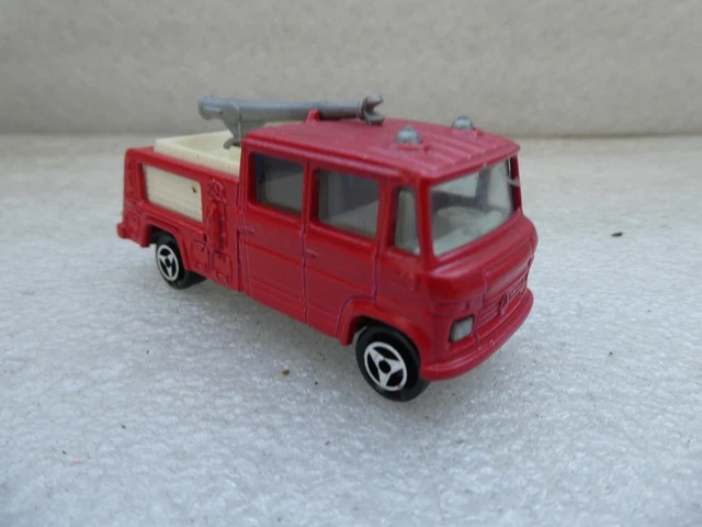 MAJORETTE 2 CAMIONS de pompier EUR 10,00 - FR