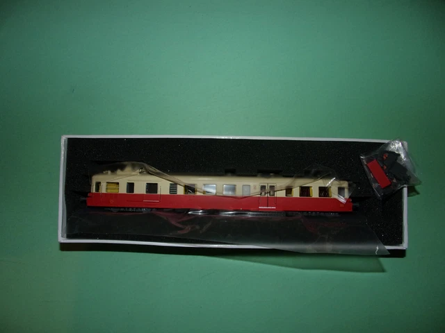 LS MODELS autorail diesel X4500 + XR8600 rouge/crème 10031 N