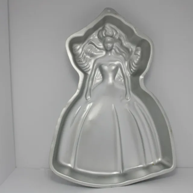 Mattel Barbie Princess Aluminum Cake Pan By Wilton Enterprises 1992 2105-255