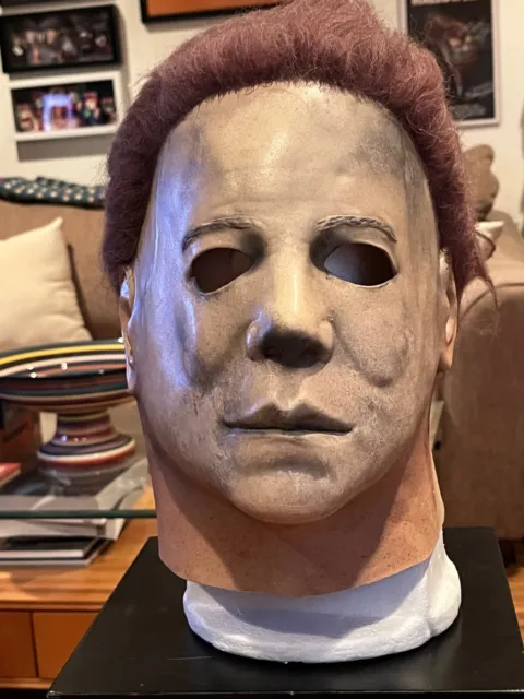 Screen Used Michael Myers Halloween II Mask Promo Commercial Officially Licensed