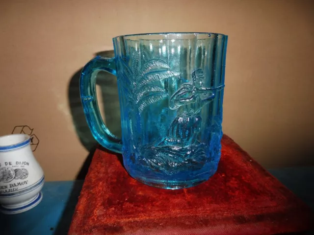 Chope à bière en verre moulé bleu turc chassant le lion époque empire Ottoman