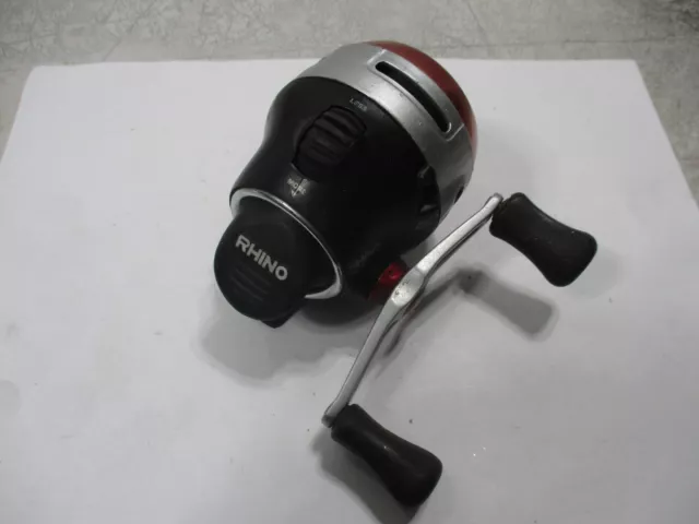 F16) VINTAGE ZEBCO Rhino RSC3 Closed Face Casting Fishing Reel Red