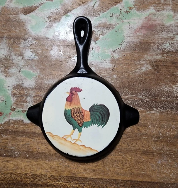 Vtg Cast Iron Small Pan Skillet Ashtray Rooster clean kitchen hanger decor  *H