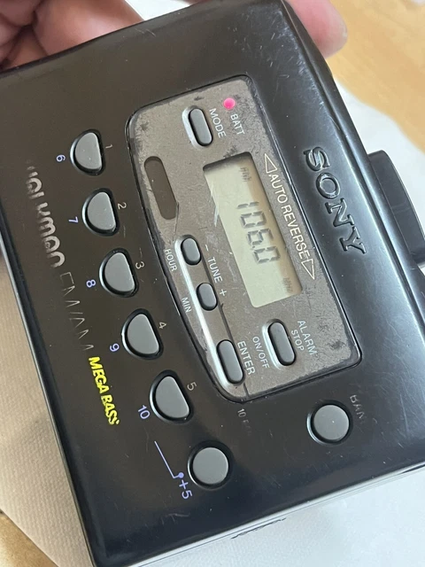 SONY RADIO CASSETTE PLAYER WALKMAN LCD DIGIT DISPLAY WORKING