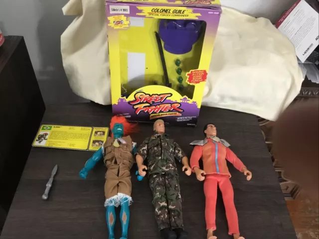 VTG 1993 Hasbro G.I. Joe Capcom Street Fighter II action figures lot Guile Bison