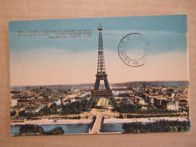 Cpa Paris (75) Le Parc Du Champs De Mars Et La Tower Eiffel. Eiffel Tower Souvenir