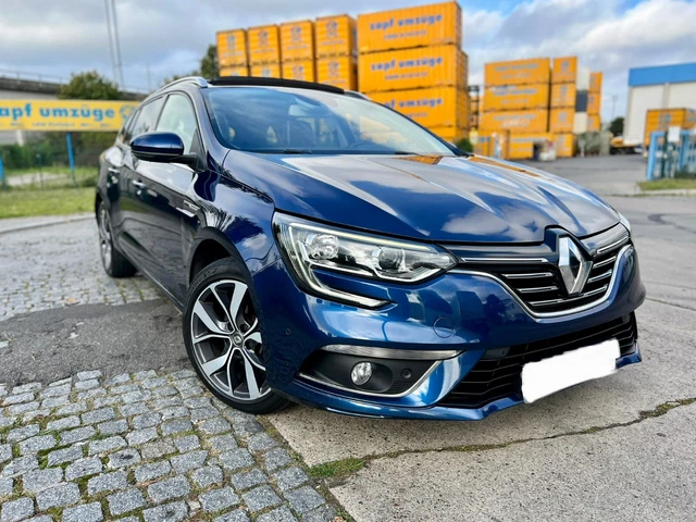 MEGANE 1.5 D Automatik BOSE-LINE/PANO/NAVI/KAMERA/LEDER Angemeldt