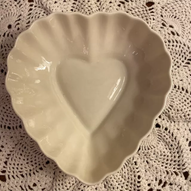 Lovely Belleek Ireland Heart Shaped Candy Dish 6Th Mark 1965-1980 Green