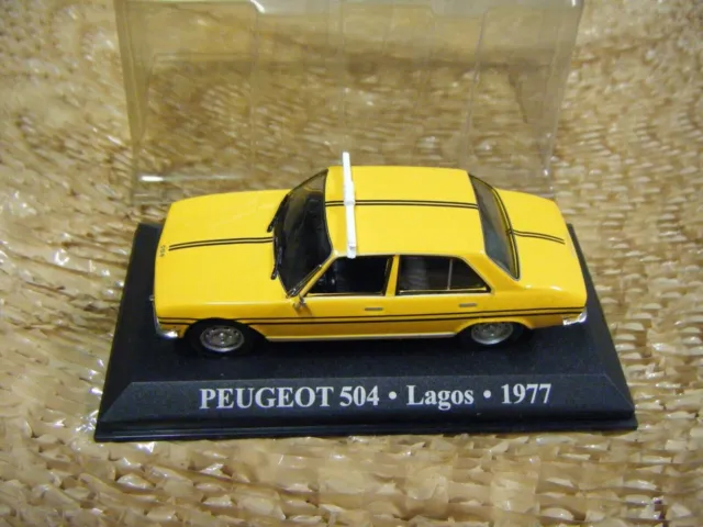 1/43 : Peugeot 504,  Taxi de Lagos 1977  (avec fascicule Taxis du Monde)