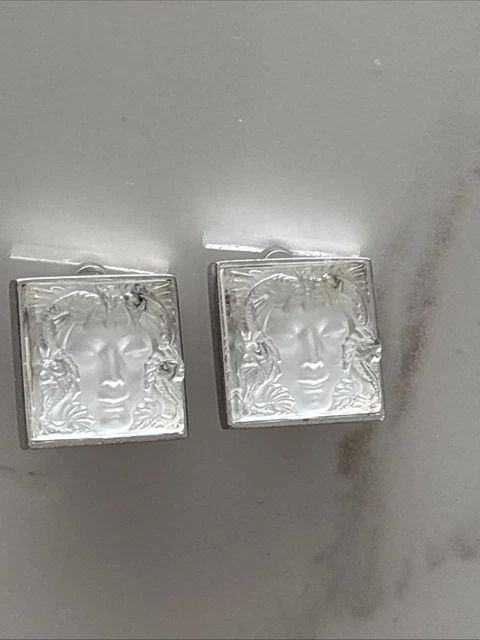 Ancienne paire de boucles d'oreilles, pierres de verre et métal