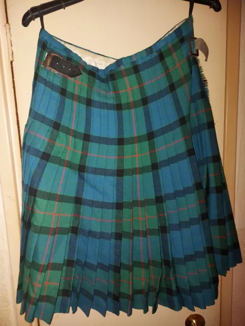 Kilt tradizionale classico di Hugh MacPherson - con abito da giorno e da notte Kilt tradizionale classico di Hugh MacPherson - con abito da giorno e da notte