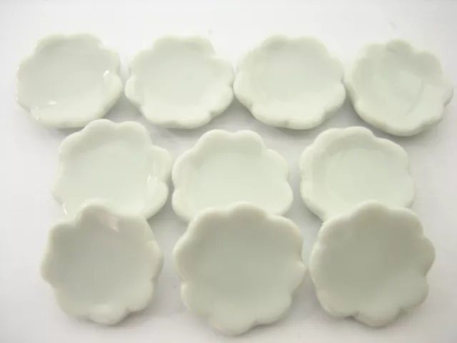 10x15mm Mini White Scallop Plate Dish Saucer Dollhouse Miniature Ceramic 10833