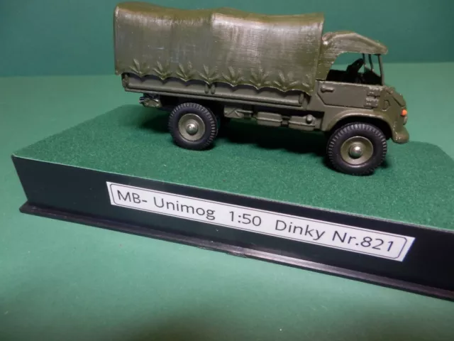 Mercedes Benz Unimog Militär in 1:50 von Dinky Toys