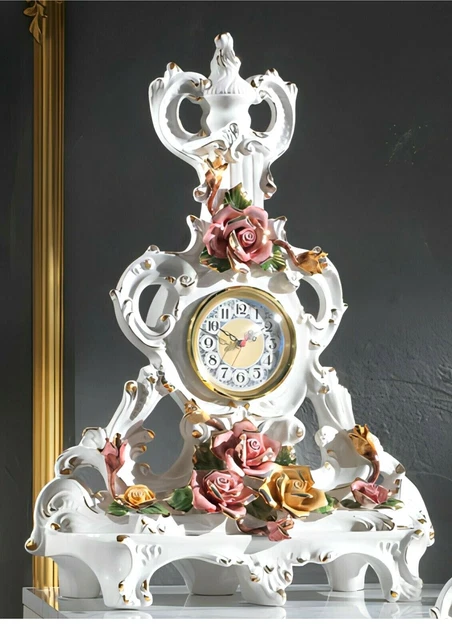 Soprammobile con orologio da tavolo Capodimonte scultura con fiori in porcellana