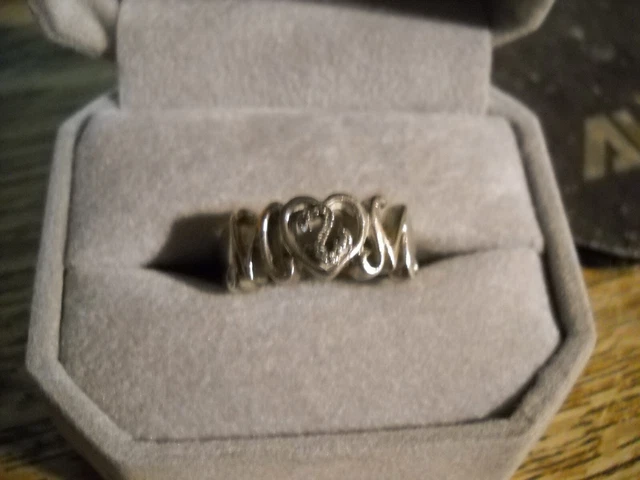 ~Jane Seymour Open Hearts Diamond Mom Ring Size 6.75~