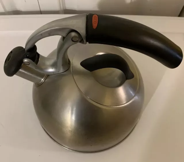 OXO Uplift Good Grips 2Qt/1.9L Stainless  Steel Whistling Tea Kettle/ Pot