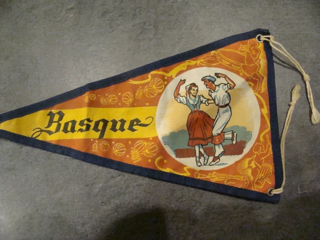 VINTAGE - Fanion - PAYS BASQUE - ESPAGNE - En tissu - 24 cm - 2 photos