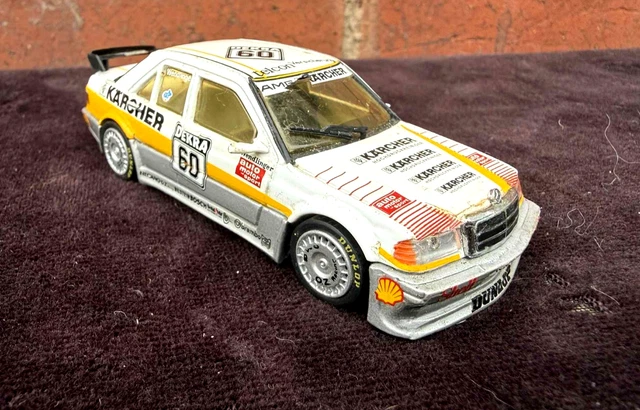 Minichamps 1:43 Mercedes-Benz 190E 2.3 (W201) Année de construction 1984 argent brillant 943035605 modèle voiture 943035605 4012138754126