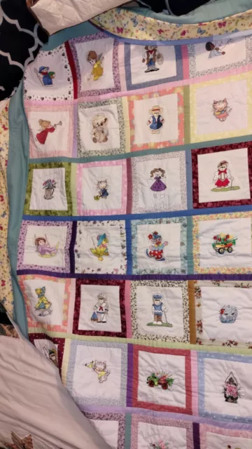 Edredón hecho a mano para cuna o para niño pequeño