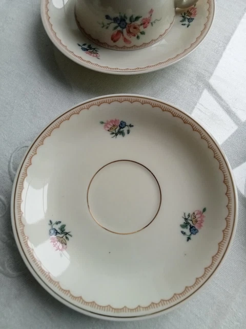 5 tasses et soucoupes à café moka en porcelaine Vignaud Limoges pâte celadon 2